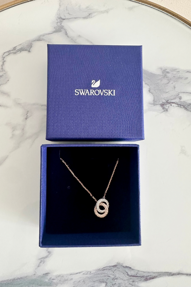 18k Gold Plated Necklace With Interlocking Circles - New with Box