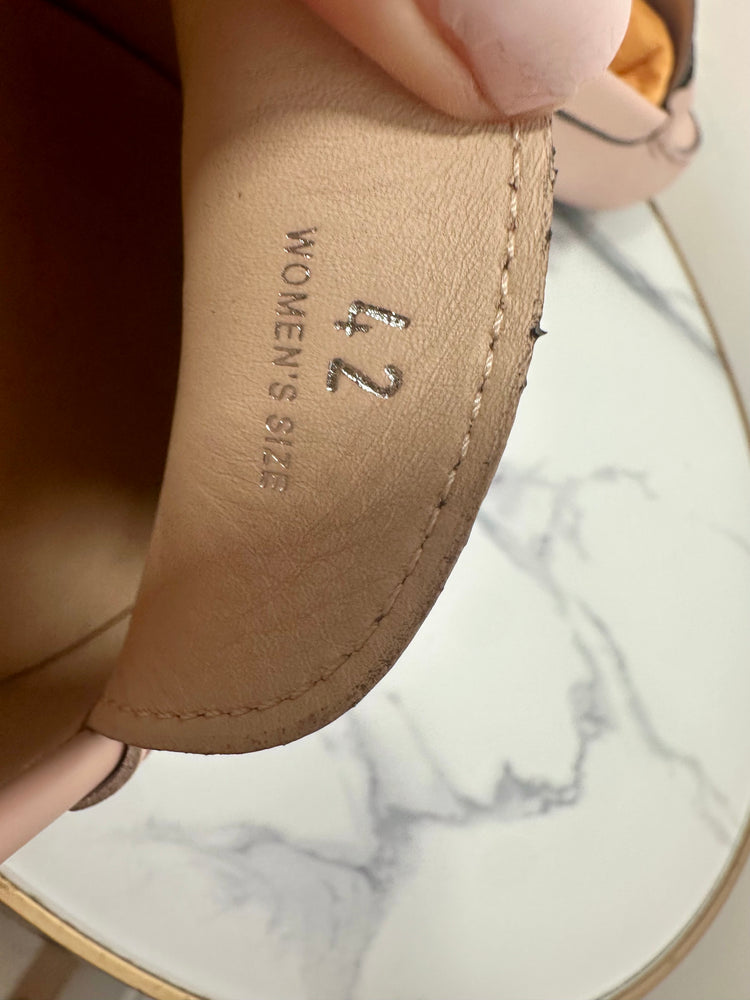 Leather Link Chain Loafers Size 42 - Unworn