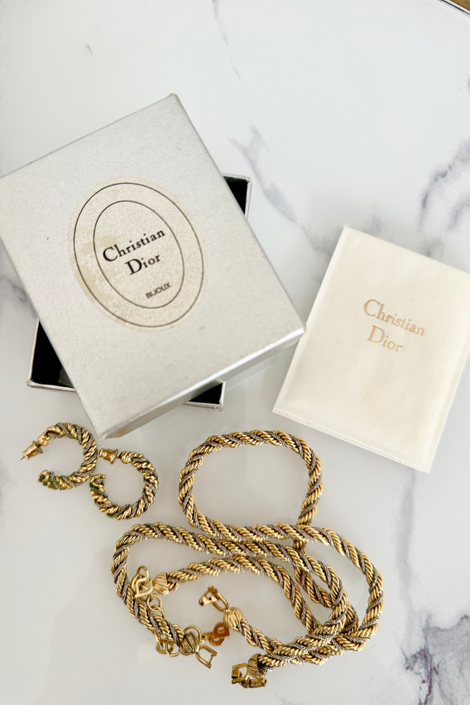 Vintage Jewellery Set (Necklace, Bracelet & Earrings - Preloved