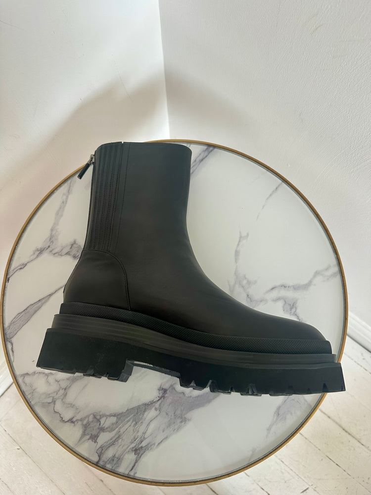 Chelsea Ankle Boots Size 40 - New with Box