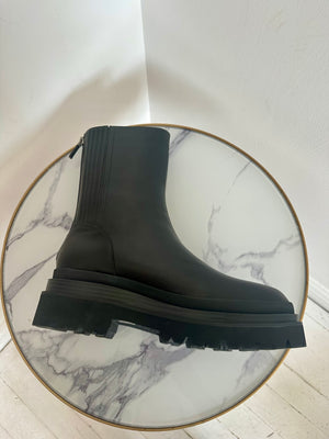 Chelsea Ankle Boots Size 40 - New with Box