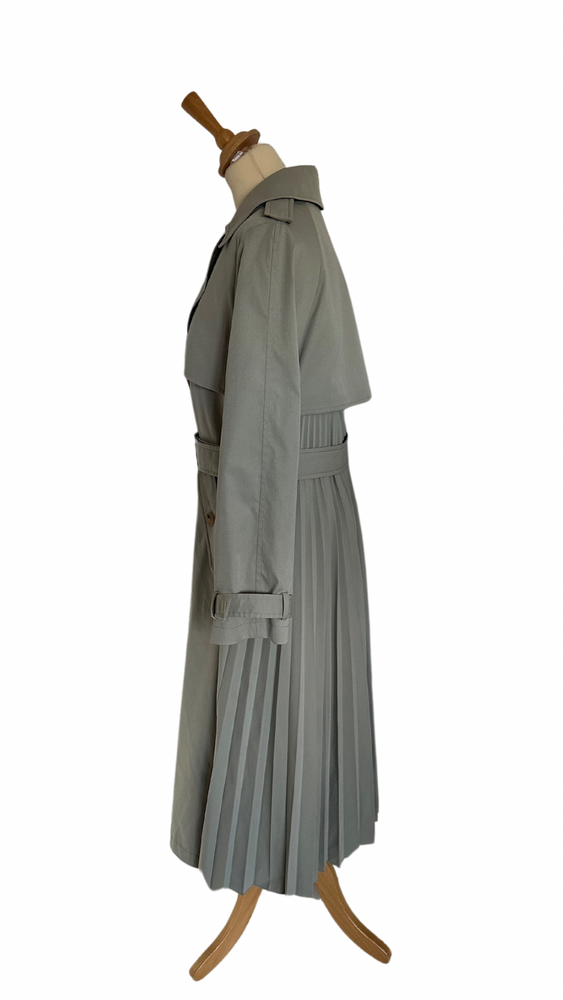 
            
                Load image into Gallery viewer, Pleated Belted Trench Coat Size 36 - Preloved
            
        