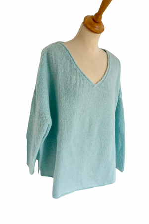 V Neck Soft Knit Sweater Size XS/S - New with Tags