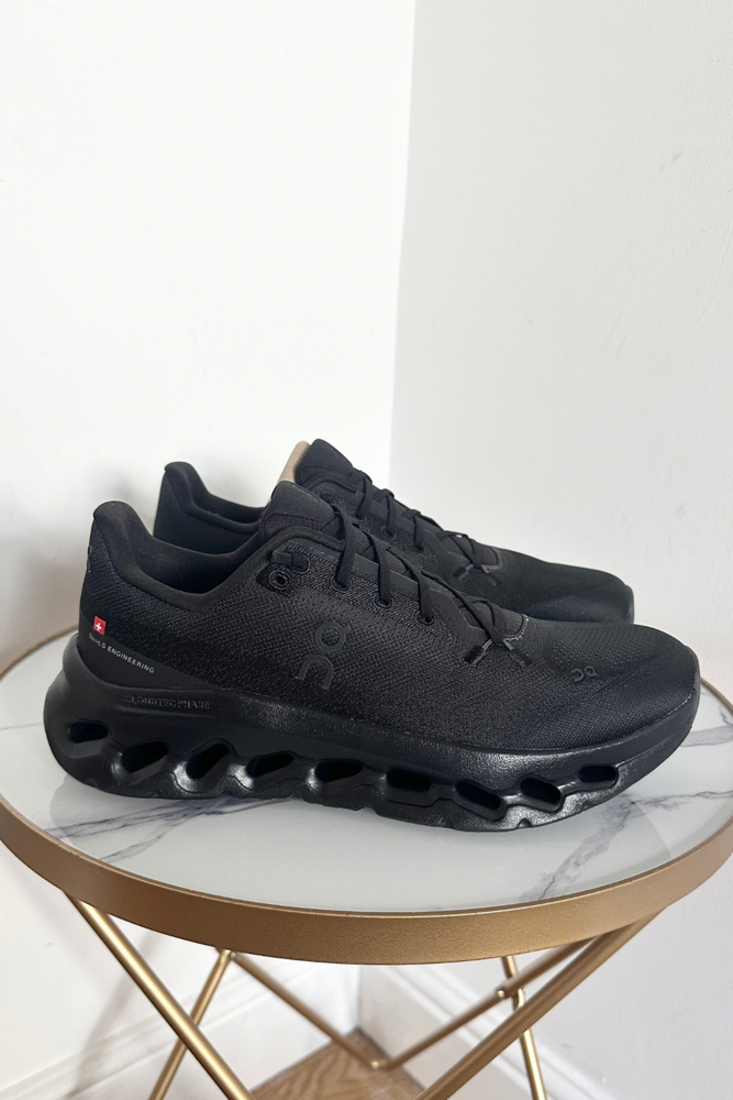 Cloudtilt Trainers Size 7.5 - New with Box