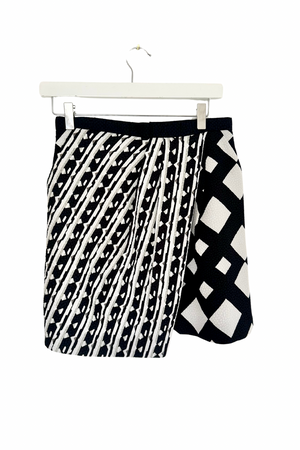 Black & White Mini Skirt Size 8 - Preloved