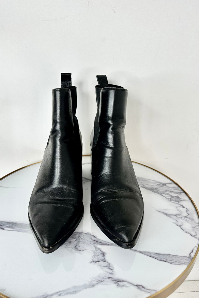 
            
                Load image into Gallery viewer, Leather Ankle Boots Size 40 - Preloved
            
        