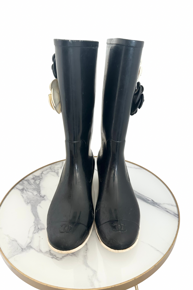 Rubber Wellies with Flowers Size 39 - Preloved