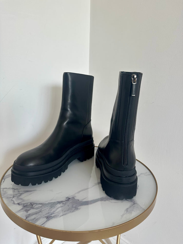 Chelsea Ankle Boots Size 40 - New with Box