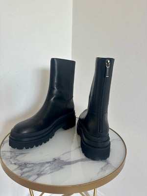 Chelsea Ankle Boots Size 40 - New with Box