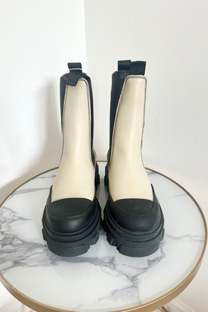 Chunky Rubber Pull On Boots Size 36 - Unworn