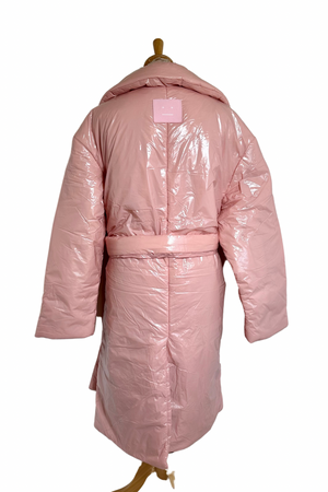 
            
                Load image into Gallery viewer, Oversized Puffer Coat Size S / M - BNWT
            
        