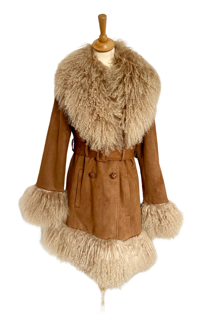 
            
                Load image into Gallery viewer, Faux Suede &amp;amp; Shearling Jacket Size M - BNWT
            
        