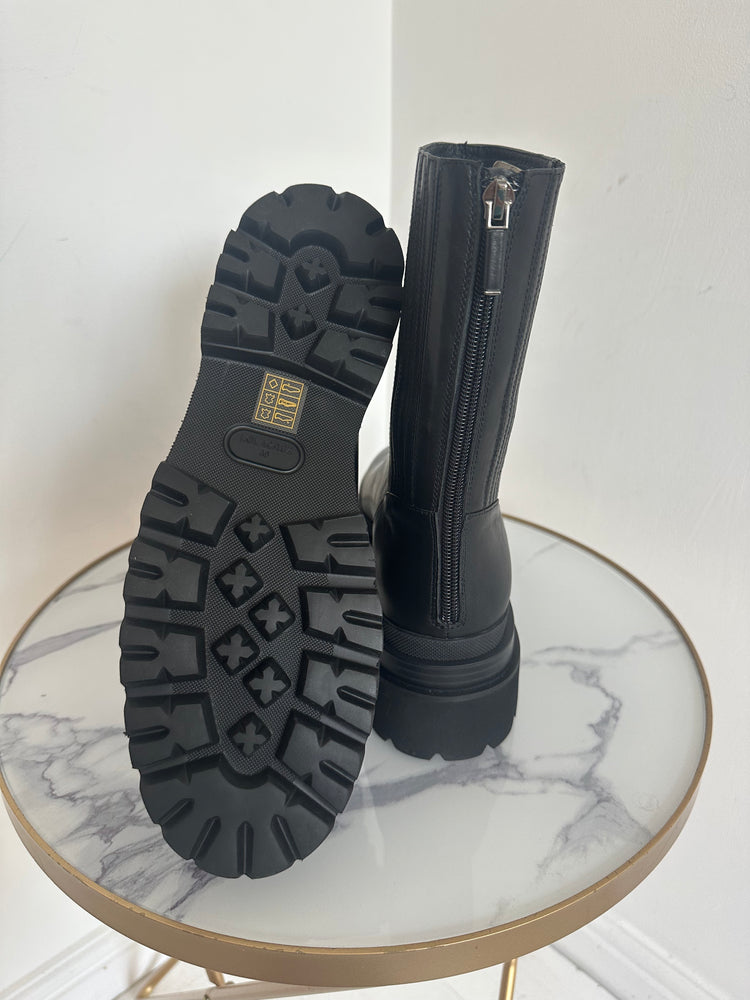 Chelsea Ankle Boots Size 40 - New with Box