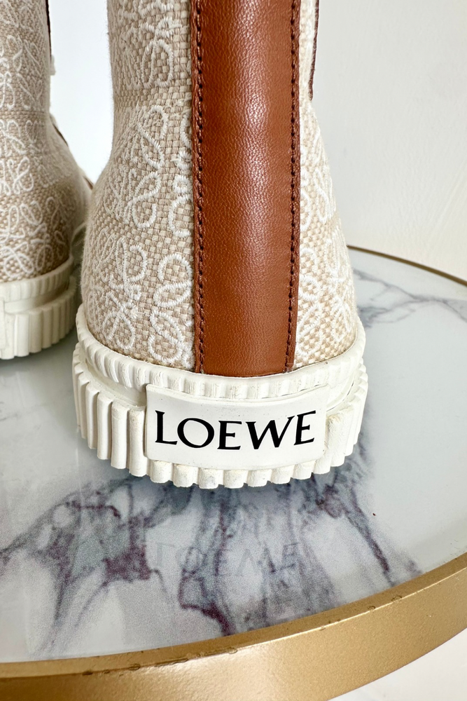 Anagram High Top Sneaker Size 41 New with Box – The Green Muse