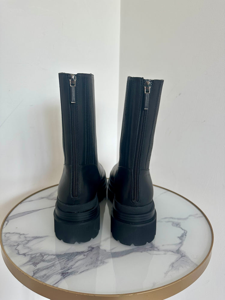 Chelsea Ankle Boots Size 40 - New with Box