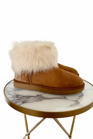 Sheepskin Ugg Boots Size 9 - Unworn