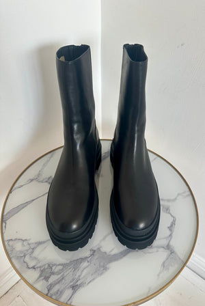 Chelsea Ankle Boots Size 40 - New with Box