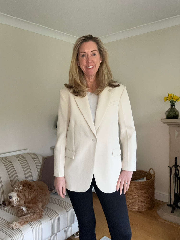 
            
                Load image into Gallery viewer, Cream Crepe Blazer Size UK 10 - Preloved
            
        