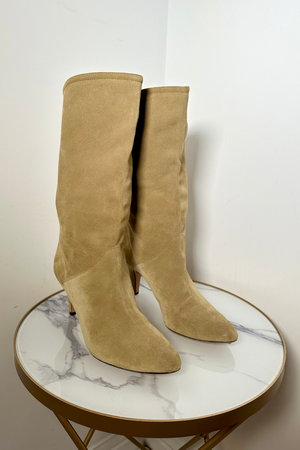 
            
                Load image into Gallery viewer, Beige Suede Ankle Boots Size 41 - Preloved
            
        