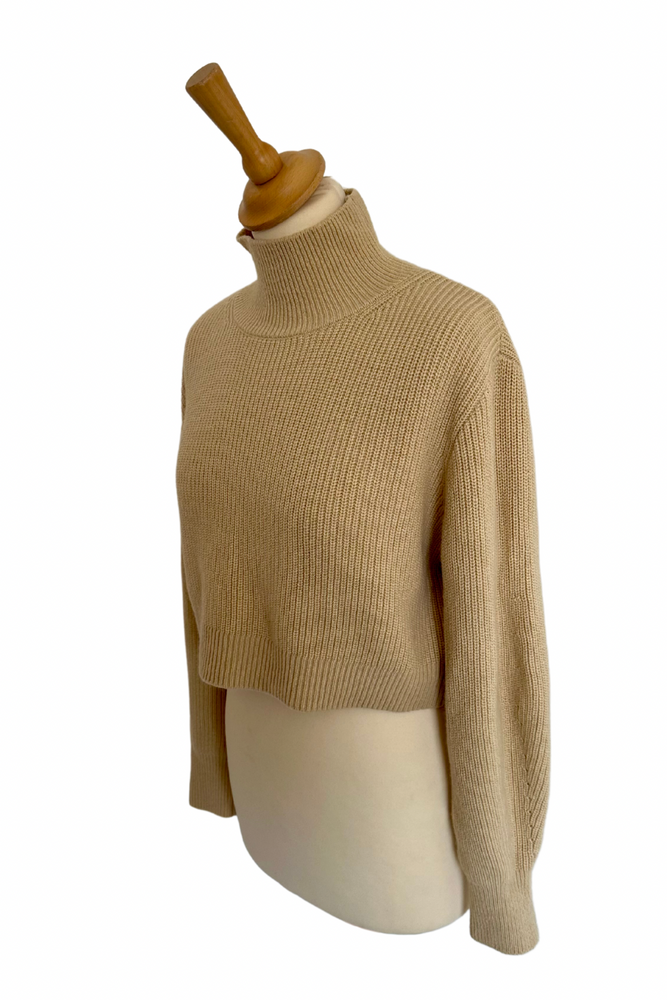 
            
                Load image into Gallery viewer, Cropped Ribbed Sweater Size S - Unworn
            
        