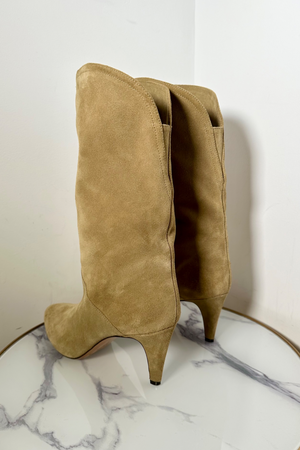 
            
                Load image into Gallery viewer, Beige Suede Ankle Boots Size 41 - Preloved
            
        