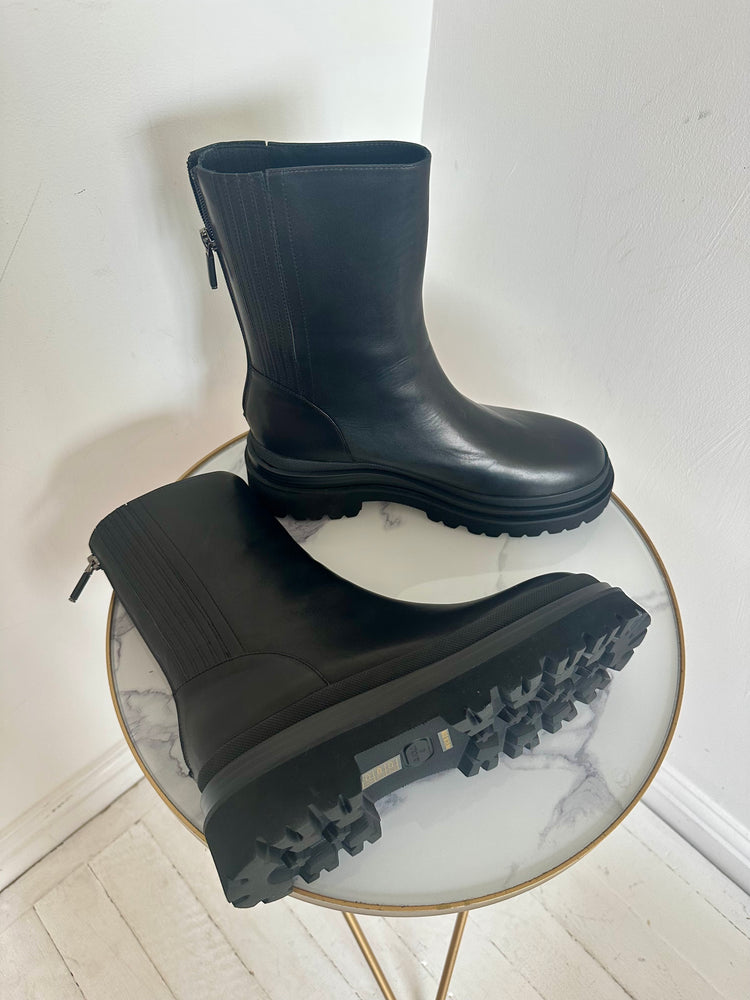Chelsea Ankle Boots Size 40 - New with Box