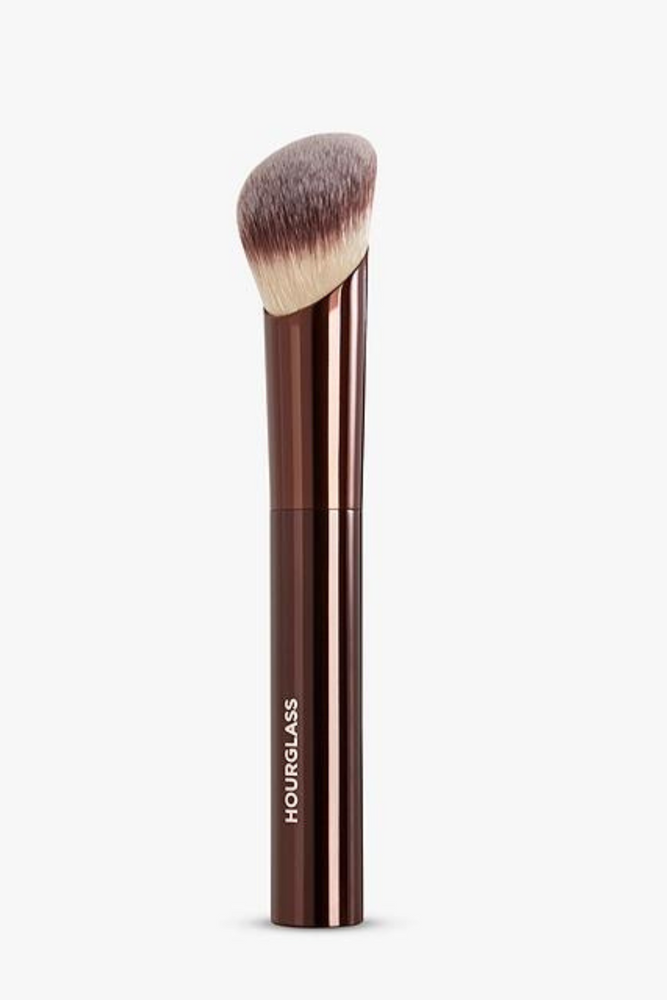 
            
                Load image into Gallery viewer, Hourglass Ambient Soft Glow Foundation Brush - New
            
        