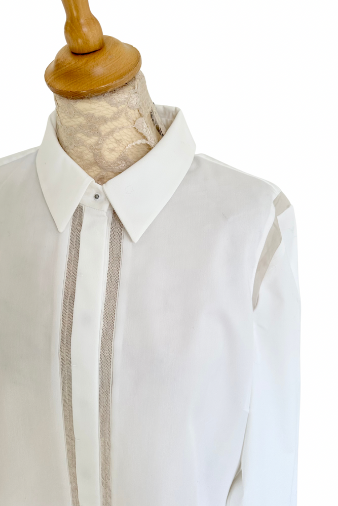 
            
                Load image into Gallery viewer, White Shirt Size Large - BNWT
            
        